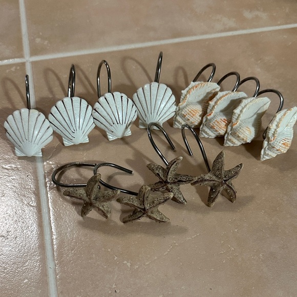 Seashell and Starfish Hook Set plus Shower Curtain - Picture 3 of 9